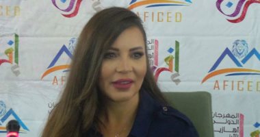 فاطمة الزهراء العروسي وميمون أورحو يشدوان فى رابع ليالى مهرجان إفران