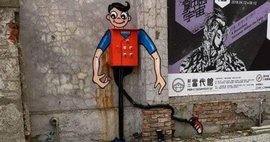 الفنون جنون.. رسم الشارع يضفى جمالا وبهجة على البالوعات.. صور