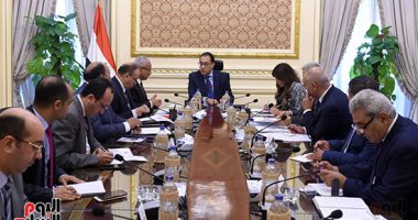 رئيس الوزراء يوجه بتوفير التمويل لتنفيذ خطة تحسين خدمات الصرف بالسويس