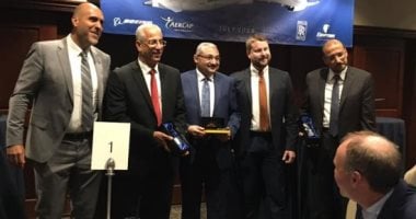 صور..مصر للطيران تحتفل باستلام طائرة الدريملاينر الخامسة