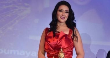 بالصور تكريم سمية الخشاب بمهرجان سينما الشاطئ بالمغرب  