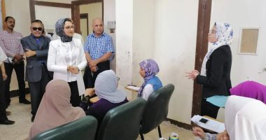 صور..نائب محافظ الوادى الجديد تتفقد البرنامج التدريبى لتأهيل طلاب المنح الدراسية 
