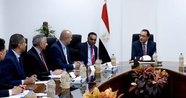 مدبولى يستقبل نائب رئيس البنك الآسيوى للاستثمار فى البنية التحتية