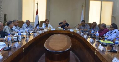 محافظ الوادى الجديد يوجه بسرعة إنهاء إجراءات تقنين واضعى اليد
