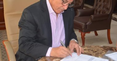 صور.. محافظ البحر الأحمر يعتمد نتيجة الاعدادية الدور الثانى