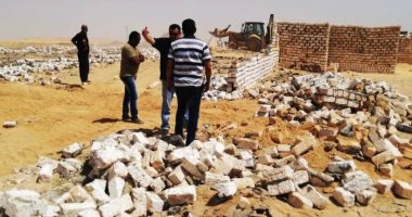 محافظ أسوان يحيل ملف التعديات بقرية غرب أسوان للنيابة العامة 
