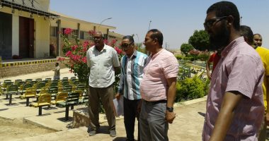 صور.. استعدادت بجامعة أسوان لاستضافة أسبوع الجامعات الأفريقية .. 20 جامعة تشارك بالفعاليات.. وضع أعلام الدول المشاركة وتطوير المسرح وعروض فنية أبرز الاستعدادات.. الأهالى يقترحون إقامة المنافسات بمدن المحافظة