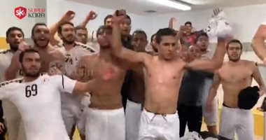 "فيديو"..فرحة شباب اليد فى غرفة الملابس بعد التأهل لنصف نهائى المونديال