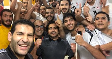 الابتسامة تسيطر على طاولة إفطار شباب اليد بعد التأهل للمربع الذهبى.. صور