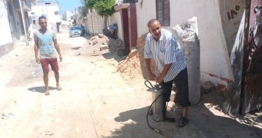 تنفيذ حملة رش البعوض والناموس بخمس مناطق داخل العريش (صور)