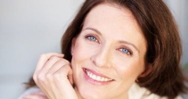 6 أخطاء في الماكياج تجنبيها.. كريم الأساس مش بكتره والترطيب مش رفاهية