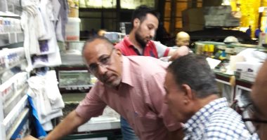 صور.. تحرير 180 محضرًا لمخالفات فى 7 إدارات تموينية بالإسكندرية