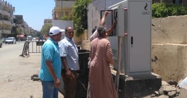 صور.. رئيس مدينة الأقصر يعلن تطوير شبكة الكهرباء بمنطقة حى شمال
