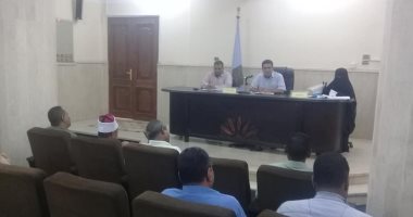 رئيس بياضية الأقصر يبحث التصالح بمخالفات البناء وحصر الأصول المستغلة