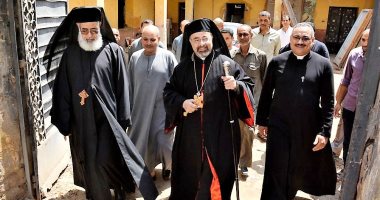 بطريرك الكاثوليك يزور ثلاثة كنائس فى المنيا ويستقبل سفير الفاتيكان