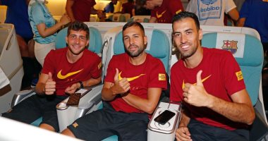 برشلونة يغادر اليابان بعد معسكره الإعدادي ويعود إلى كتالونيا.. صور