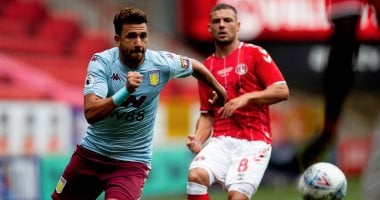 تريزيجيه يرتدى القميص رقم "17" مع أستون فيلا فى الدوري الإنجليزي
