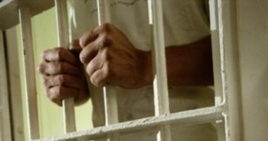 استمرار حبس شخص لاتهامه بالإتجار فى النقد الأجنبى بمصر القديمة