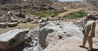 محافظ أسوان يرصد حالات التعدى على أراضى الدولة بمنطقة المسلة الناقصة.. صور 
