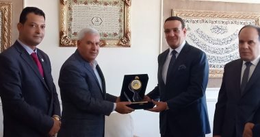 حزب الحرية المصرى يلتقى محافظ مطروح.. ويستعد لافتتاح مقره بالمحافظة