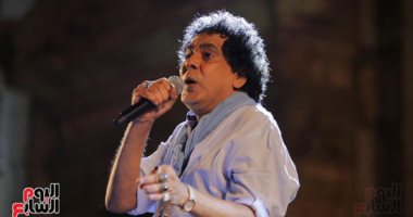 الكينج يقدم أقوى حفلات مهرجان جرش.. والجمهور: الكبير كبير يا منير (فيديو وصور)