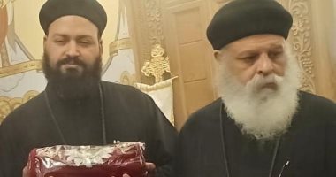 الأنبا مكاريوس يترأس قداس عيد استشهاد القديس تادرس الشطبى بكنيسته بالمنيا