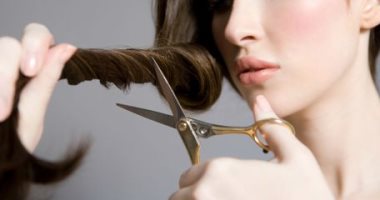 قصات شعر لا تفكرى فيها.. اعرفى ازاى تختارى الشكل المناسب لوجهك