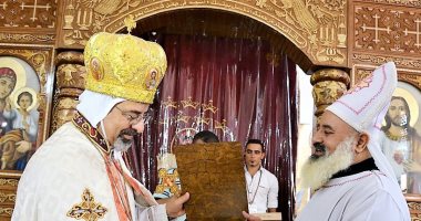 صور.. الأنبا إبراهيم إسحق يدشن كنيسة كاثوليكية بالمنيا بحضور سفير الفاتيكان