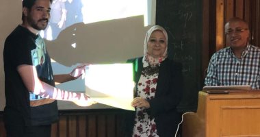 صور.. تكريم شباب الأطباء بقسم الأوعية الدموية بطب المنصورة 
