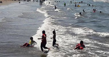 شواطئ بورسعيد تتزين لاستقبال المصطافين والسائحين