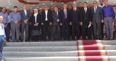 رئيس جامعة جنوب الوادى يفتتح مبنى كلية الصيدلة بقنا