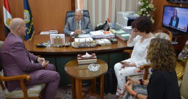 محافظ الدقهلية: القضاء على ظاهرة الزواج المبكر وتوعية المواطنين بالزيادة السكانية 