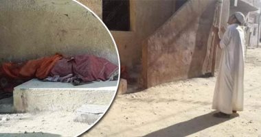 صور.. تفاصيل استخراج شاب مضطرب نفسيا جثة والدته للصلاة عليها 3مرات بمطروح.. والده: ساءت حالته النفسية منذ وفاتها وأدخلته مستشفى للعلاج.. والأهالى يطالبون بدفنها فى مكان لا يعرفه ابنها كى لا ينبش قبرها مرة أخرى