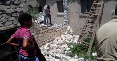 صور.. حملة لإزالة التعديات على حرم السكة الحديد غرب الإسكندرية