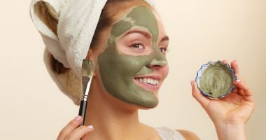عشان تحافظى على نضارة بشرتك.. طريقة عمل ماسك الطين لإزالة السموم 