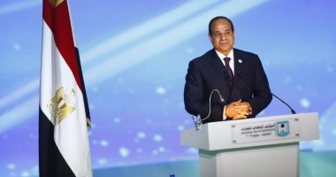 الرئيس السيسى بمؤتمر الشباب: الأجهزة الأمنية دائما تقف فى صف الرأى العام.. ورد الفعل الشعبى تسبب فى تأخير الإصلاح الاقتصادى بمصر 40 عاما.. والدولة اتخذت العديد من الإجراءات فى الأشهر الماضية لحل مشكلة الوقود