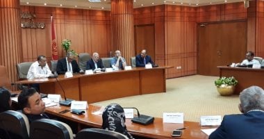 محافظ بورسعيد يتابع استعدادات التشغيل الإلكتروني لمنظومة التأمين الصحي الشامل