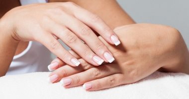 عشان تفضل دايما ناعمة.. دقيق الشوفان وصفار البيض لأطراف الأصابع