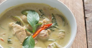 خلى مطبخك تايلاندى.. طريقة عمل شوربة الخضار بالمكرونة والكارى