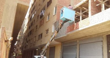 ايقاف بناء مخالف وإصلاح كابل كهرباء وصيانة الصرف الصحى بالزاوية الحمراء