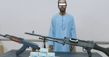 ضبط مزارع بحوزته 1500 قرص مخدر ورشاش وبندقية آلية بأسيوط