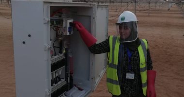 فتاة كرمها الرئيس بمؤتمر الشباب: "أنا أول مهندسة صعيدية تعمل فى الطاقة الشمسية"