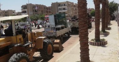 جهاز مدينة الشروق يشن حملة لإزالة الإشغالات وضبط المحال المخالفة بالمدينة
