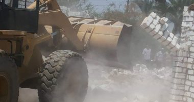 ضمن الموجة الـ13.. إزالة تعديات على مساحة 10063 مترا بسوهاج