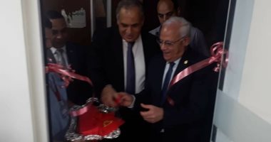 محافظ بورسعيد ونائب وزير الاتصالات يفتتحان مركز حى الشرق المميكن.. صور