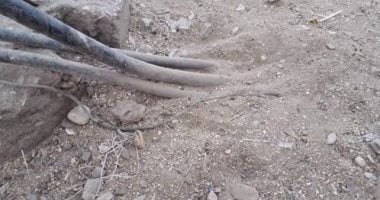 بعد وفاة طفل صعقا.. أهالى قرية بمركز السلام بسوهاج يطالبون بنقل محول كهربائى