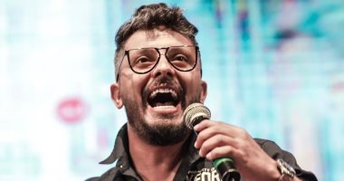 "قلبك يمشى لحاله".. المغربى حاتم عمور يطلق أجدد كليباته 