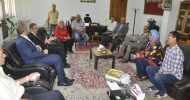 صور.. رئيس جامعة القناة: تجديد وتحديث معامل الكليات ولجنة لمتابعة الاحتياجات