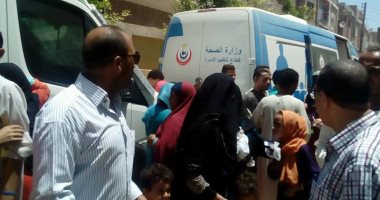 الكشف على 1550 حالة خلال قافلة طبية بقرية البدرمان بالمنيا