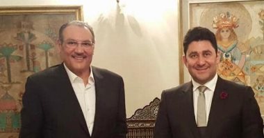 صور.. السفير السعودى يحضر العرض المسرحى "المتفائل" بالمسرح القومى 